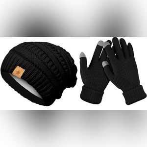 Women’s Winter Fleece Lined Knitted Hat & Warm Touchscreen Gloves Set in Black.